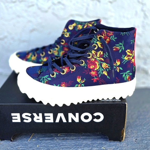 Floral converse - Picture 1 of 5